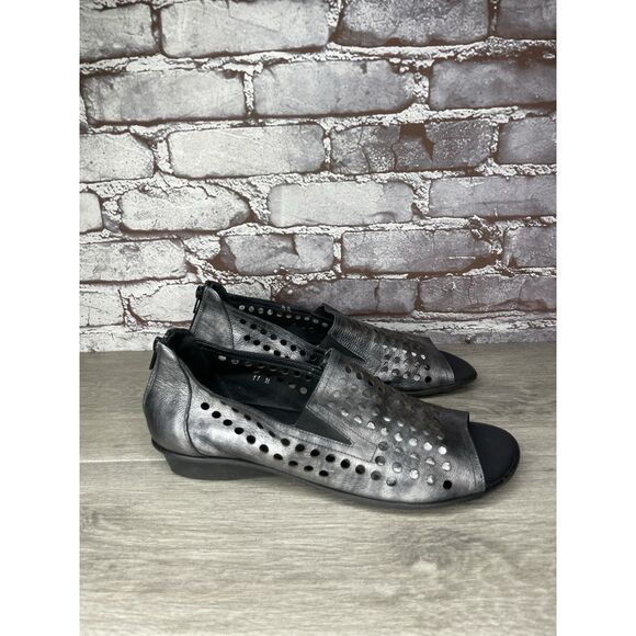 Sesto Meucci Pewter Leather Perforated Back Zip Wedge Shoes Women Sz 11N US/42EU - Picture 3 of 16